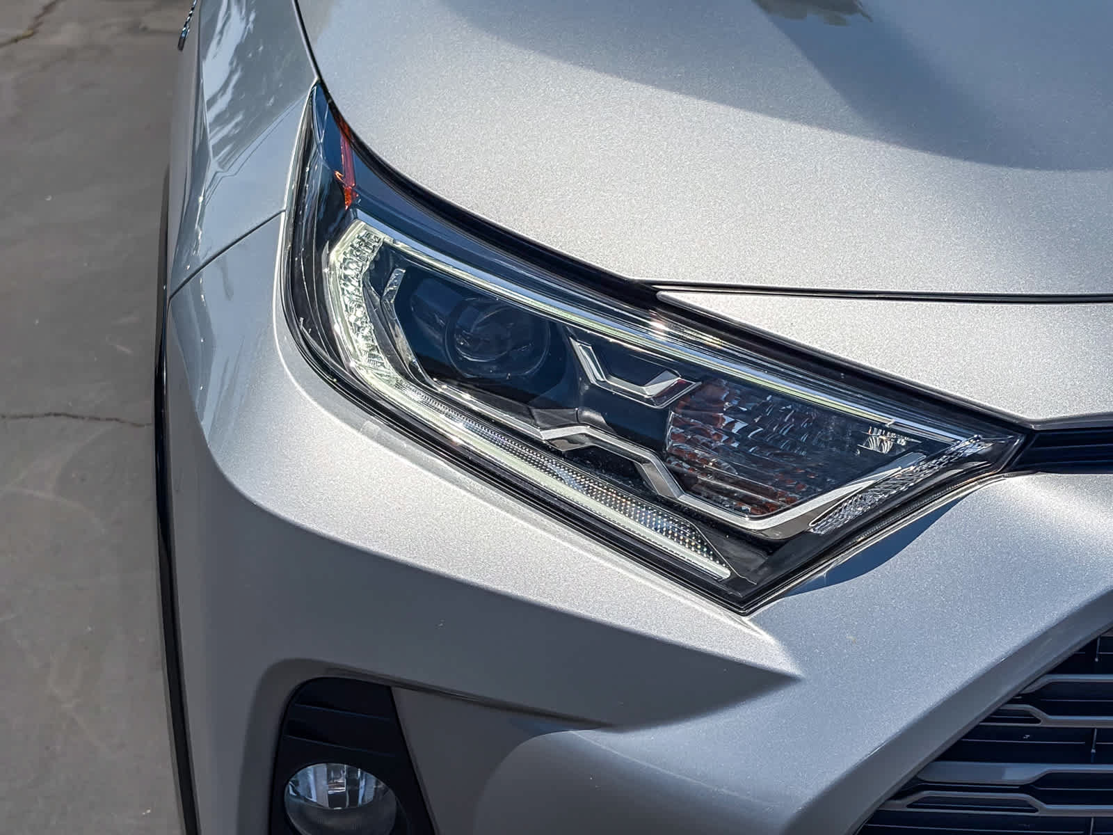 Used 2019 Toyota RAV4 XSE w/ XSE Weather Package AWD/4WD image 7