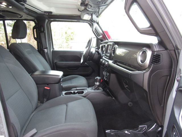 Used 2019 Jeep Wrangler Unlimited Sahara w/ Safety Group AWD/4WD image 19
