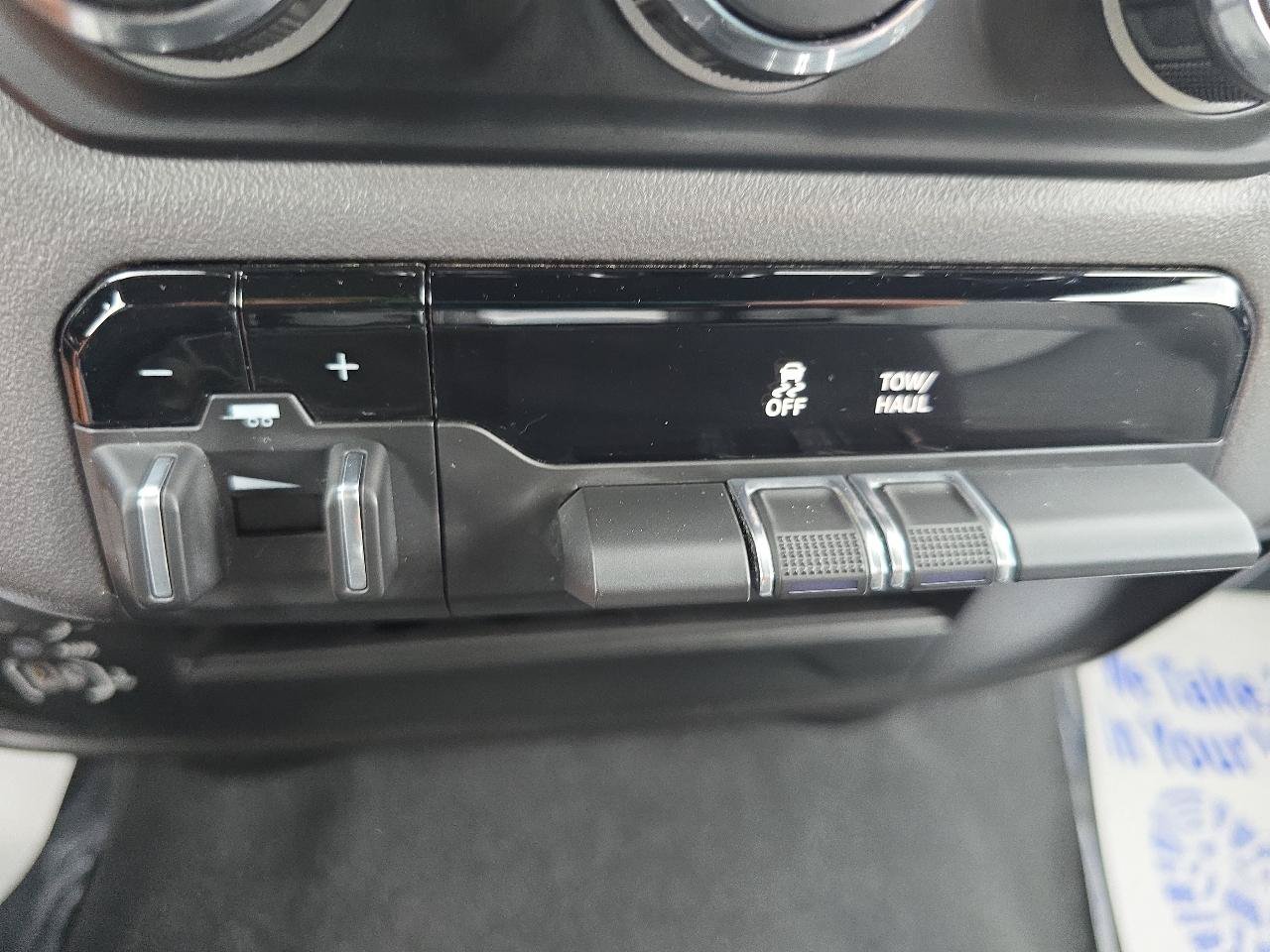 Used 2024 RAM 2500 Big Horn AWD/4WD image 33