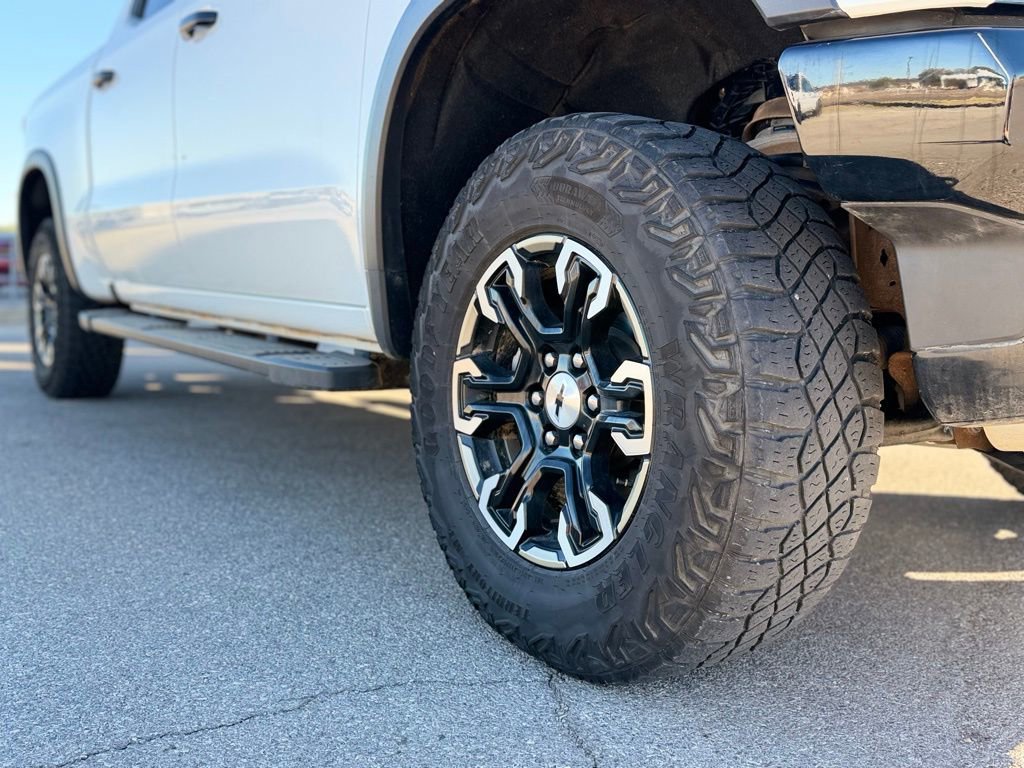 Used 2024 Chevrolet Silverado 1500 ZR2 w/ Technology Package image 2