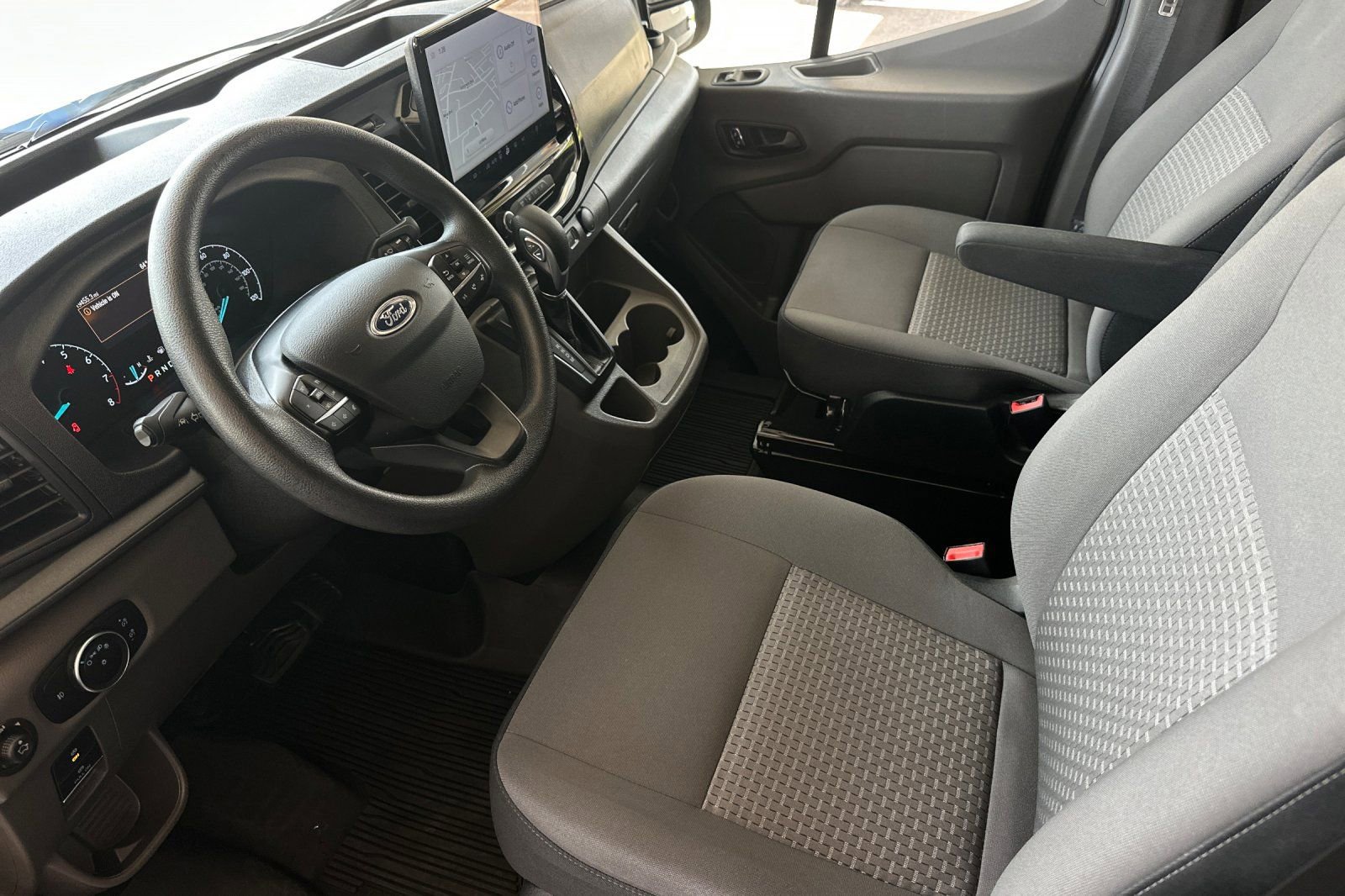 Certified 2025 Ford Transit 350 XLT RWD image 9