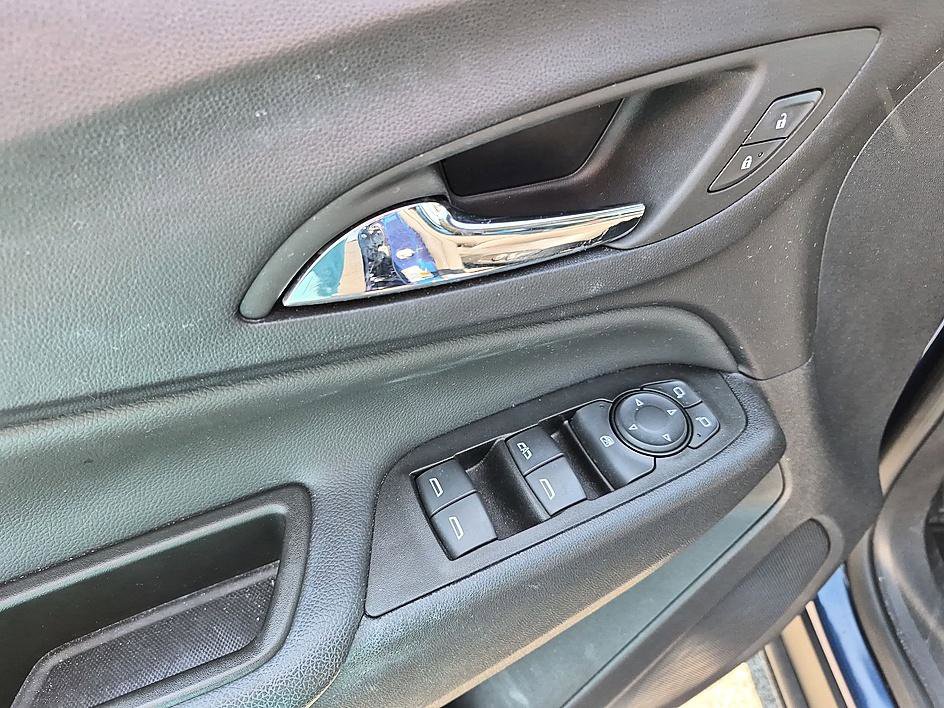 Used 2023 Chevrolet Equinox LT AWD/4WD image 13