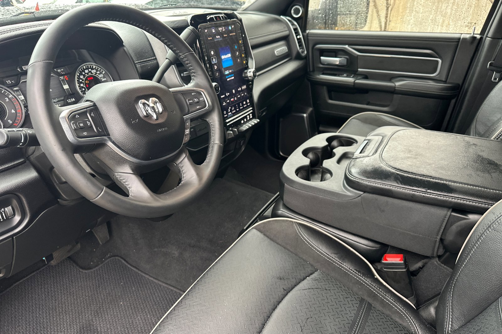 Used 2024 RAM 3500 Laramie w/ Sport Appearance Package image 4