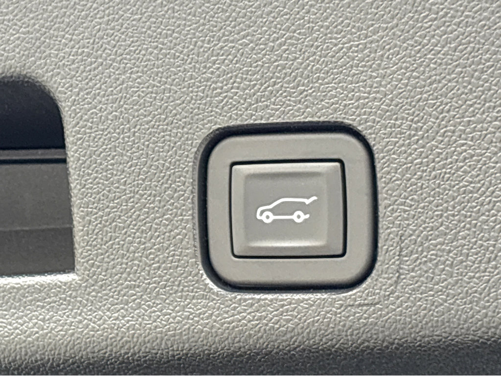 Used 2026 Chevrolet Traverse RS image 21