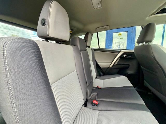 Used 2014 Toyota RAV4 XLE AWD/4WD image 22