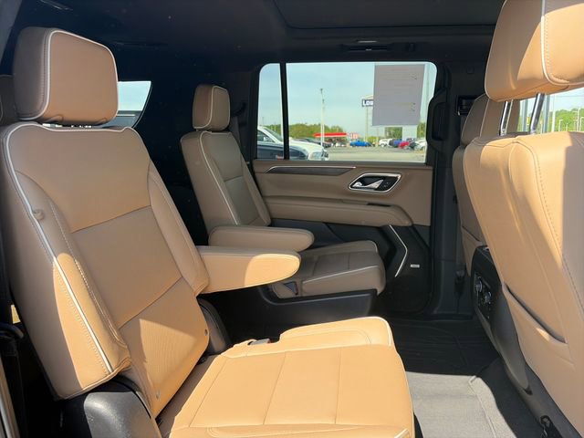 Used 2024 Chevrolet Suburban Premier w/ Premium Package 2 AWD/4WD image 14