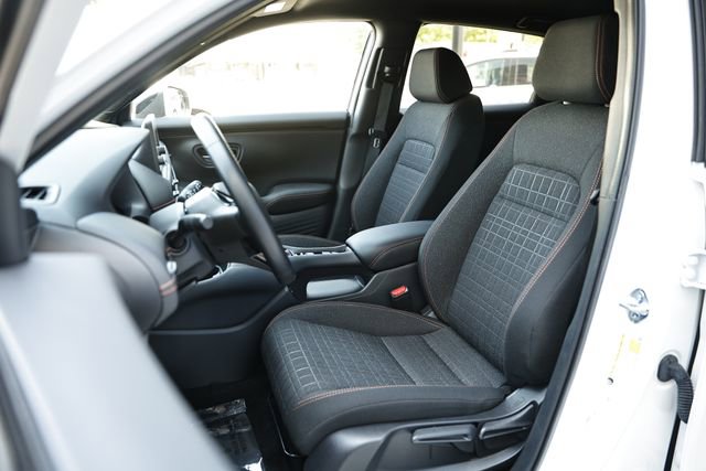 Used 2025 Honda HR-V Sport image 18