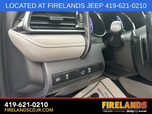 Used 2019 Toyota Camry SE image 18