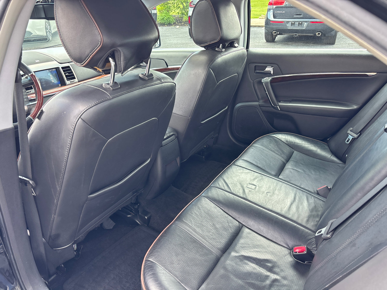 Used 2011 Lincoln MKZ w/ 102A Rapid Spec Order Code FWD image 27