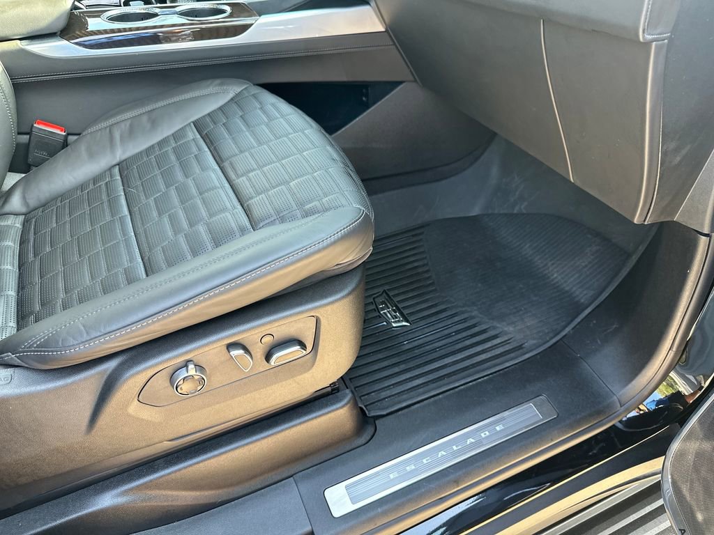 Used 2026 Cadillac Escalade Platinum Sport w/ LPO, Floor Liner Package image 45