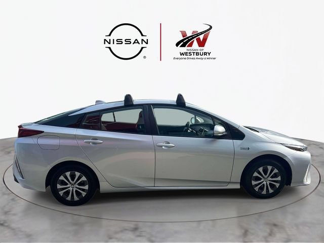 Used 2021 Toyota Prius Prime LE FWD image 5