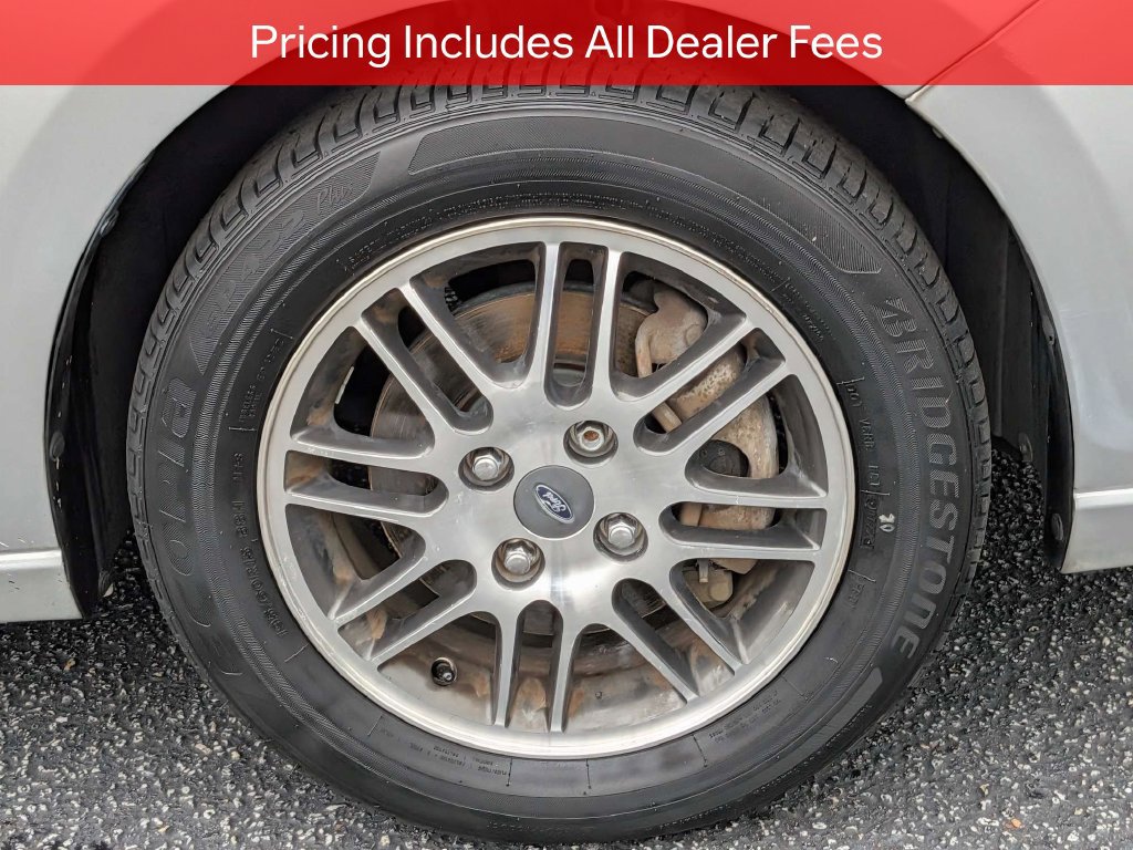 Used 2010 Ford Focus SE FWD image 11