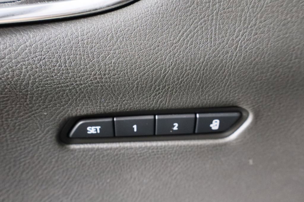 Used 2022 Cadillac XT6 Premium Luxury AWD/4WD image 24