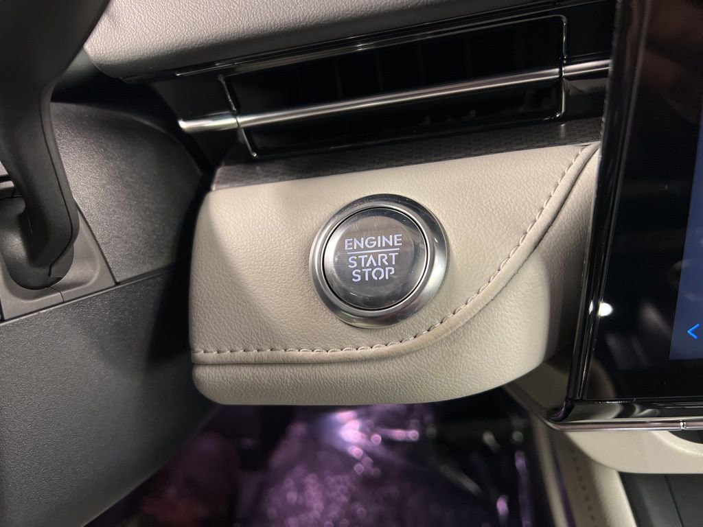 Used 2026 Lincoln Nautilus Premier w/ Equipment Group 102A image 19