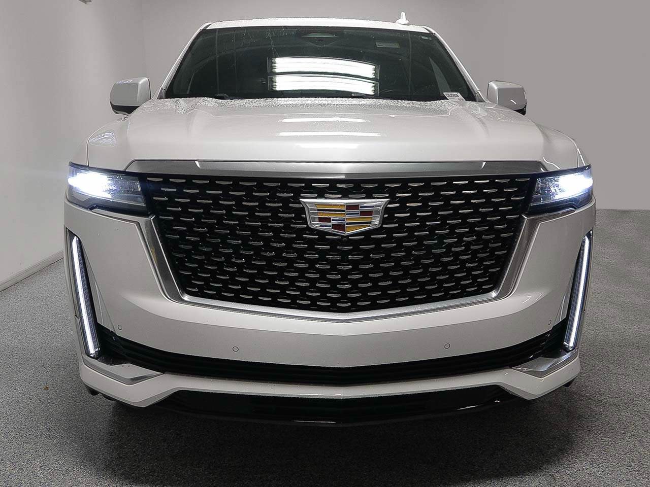 Used 2021 Cadillac Escalade ESV Premium Luxury AWD/4WD image 3
