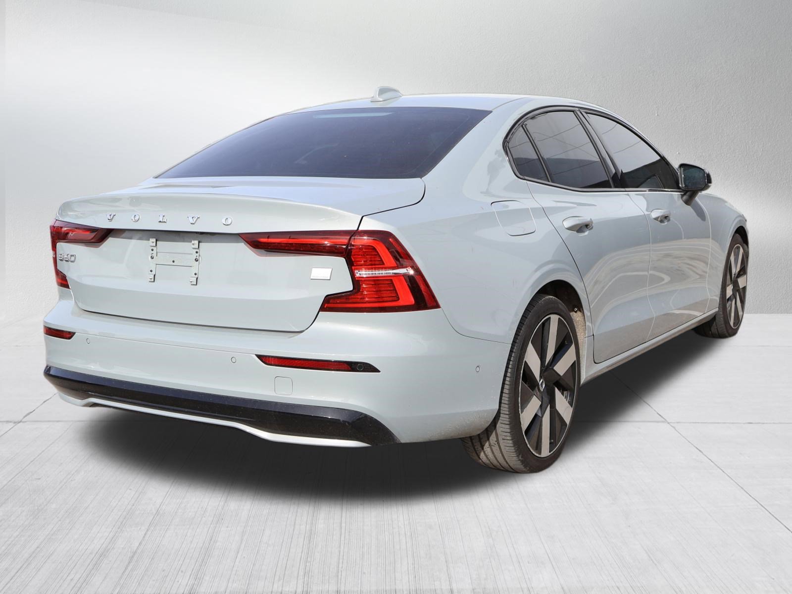 Used 2024 Volvo S60 T8 Plus w/ Climate Package image 7