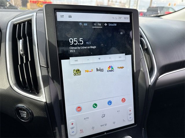 Used 2022 Ford Edge Titanium image 16