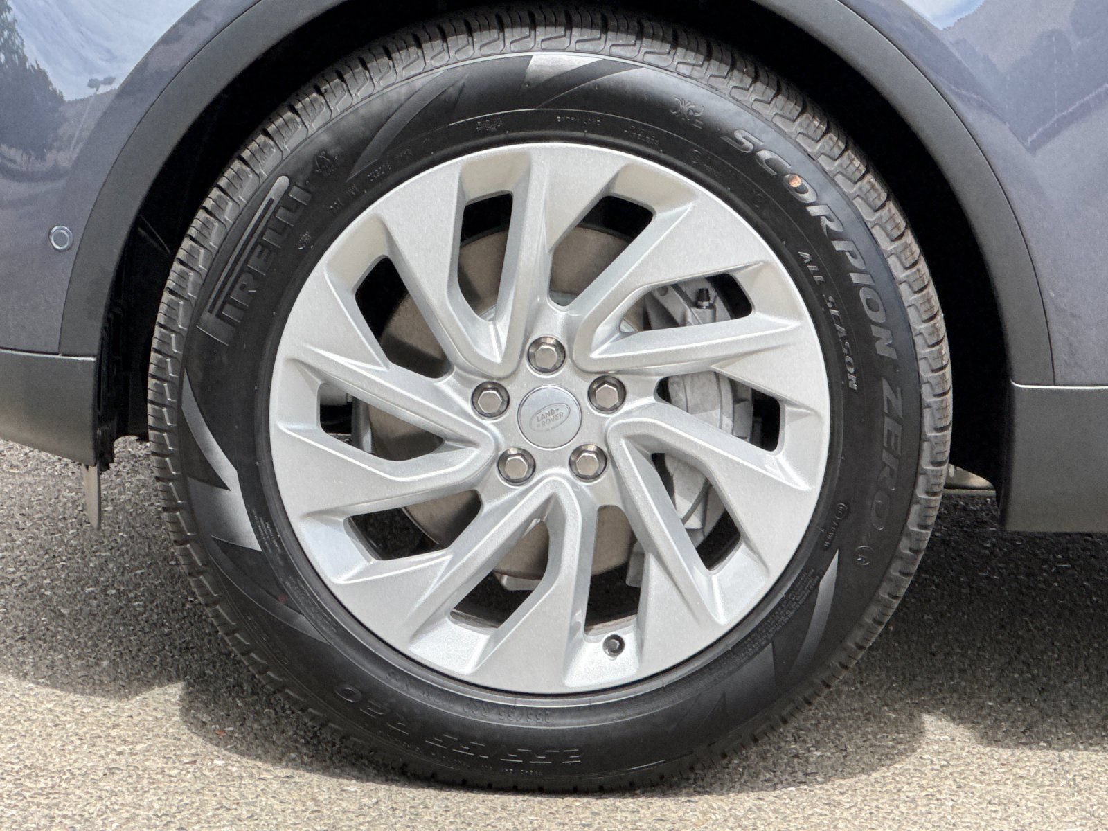 New 2026 Land Rover Discovery S AWD/4WD image 26