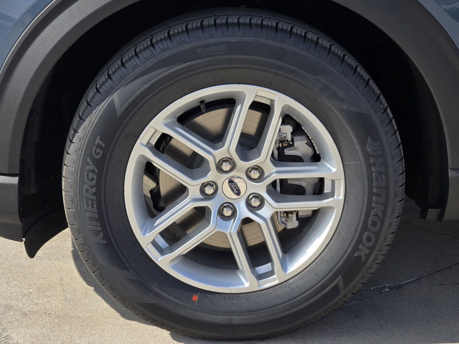 New 2026 Ford Explorer Active w/ Active Comfort Package image 14