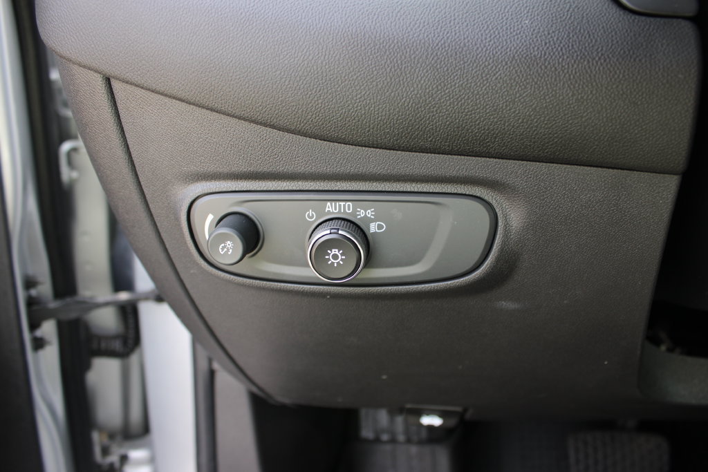 Certified 2022 Chevrolet Equinox LT AWD/4WD image 12