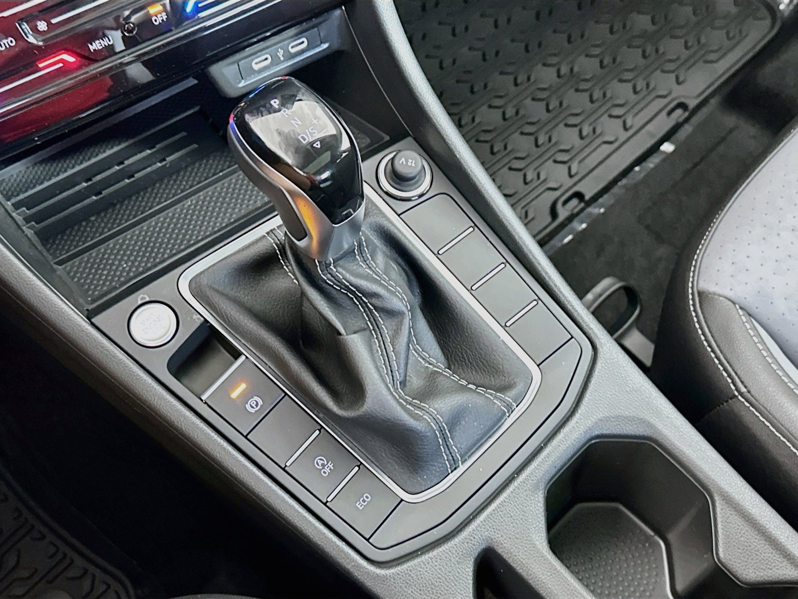 New 2027 Volkswagen Jetta SE FWD image 15