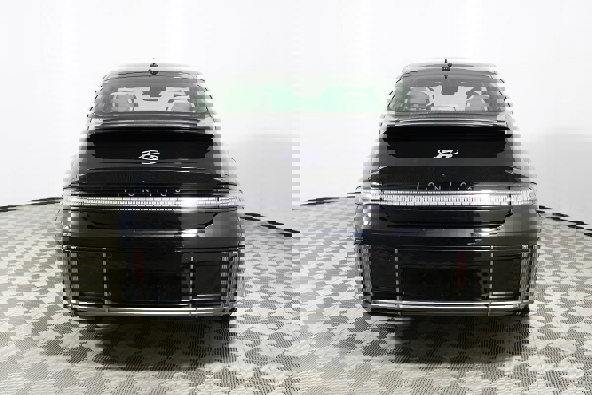 Used 2024 Hyundai Ioniq 6 Limited image 42