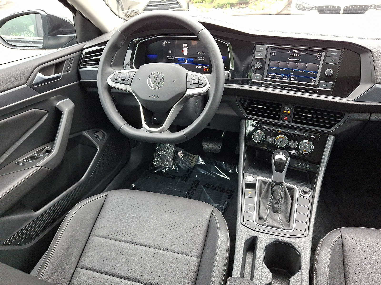 Used 2023 Volkswagen Jetta SE w/ Panoramic Sunroof Package FWD image 15
