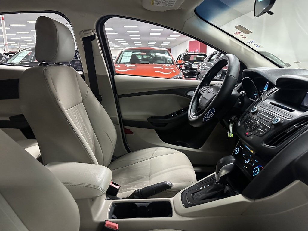 Used 2017 Ford Focus SE image 30