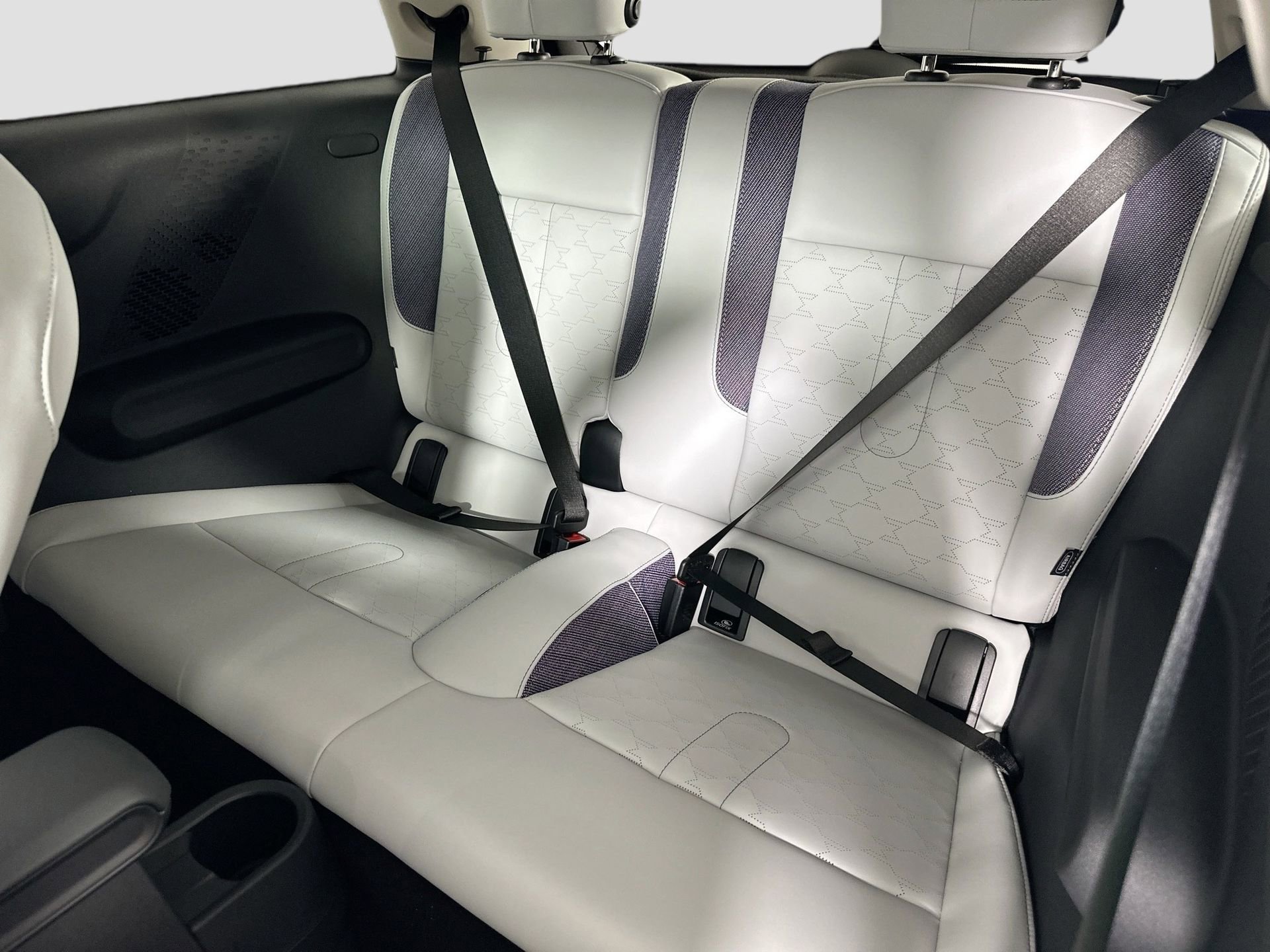 Certified 2025 MINI Cooper 2-Door Hardtop image 24