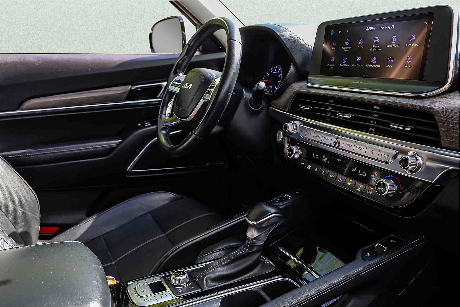 Certified 2022 Kia Telluride SX w/ Nightfall Edition Package AWD/4WD image 26