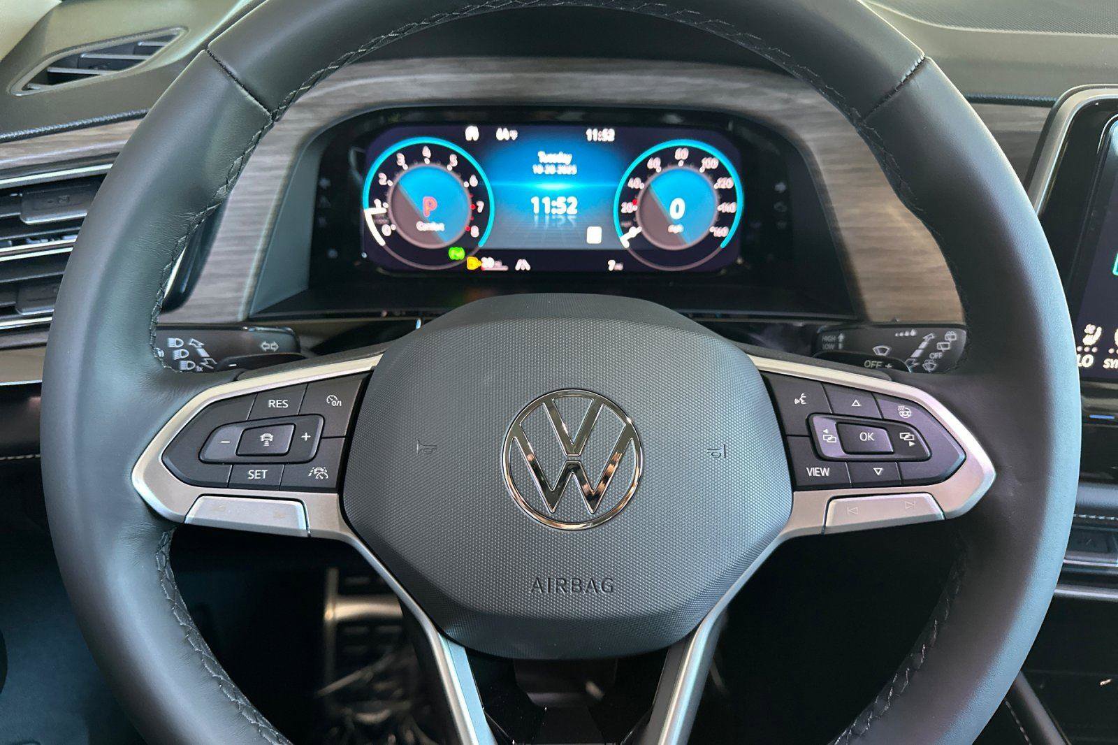 New 2026 Volkswagen Atlas SEL Premium R-Line image 24