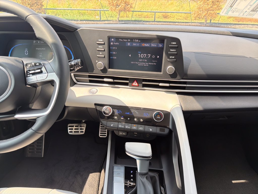 New 2026 Hyundai Elantra SEL Sport FWD image 27