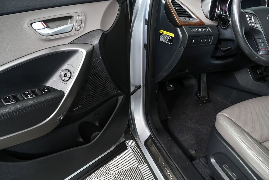 Used 2017 Hyundai Santa Fe Limited image 11