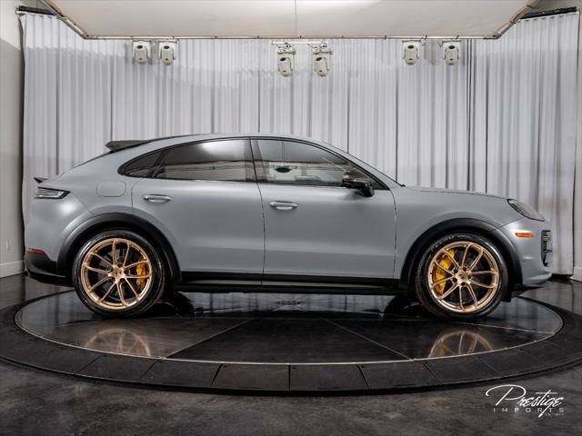 Used 2024 Porsche Cayenne Turbo GT AWD/4WD image 18