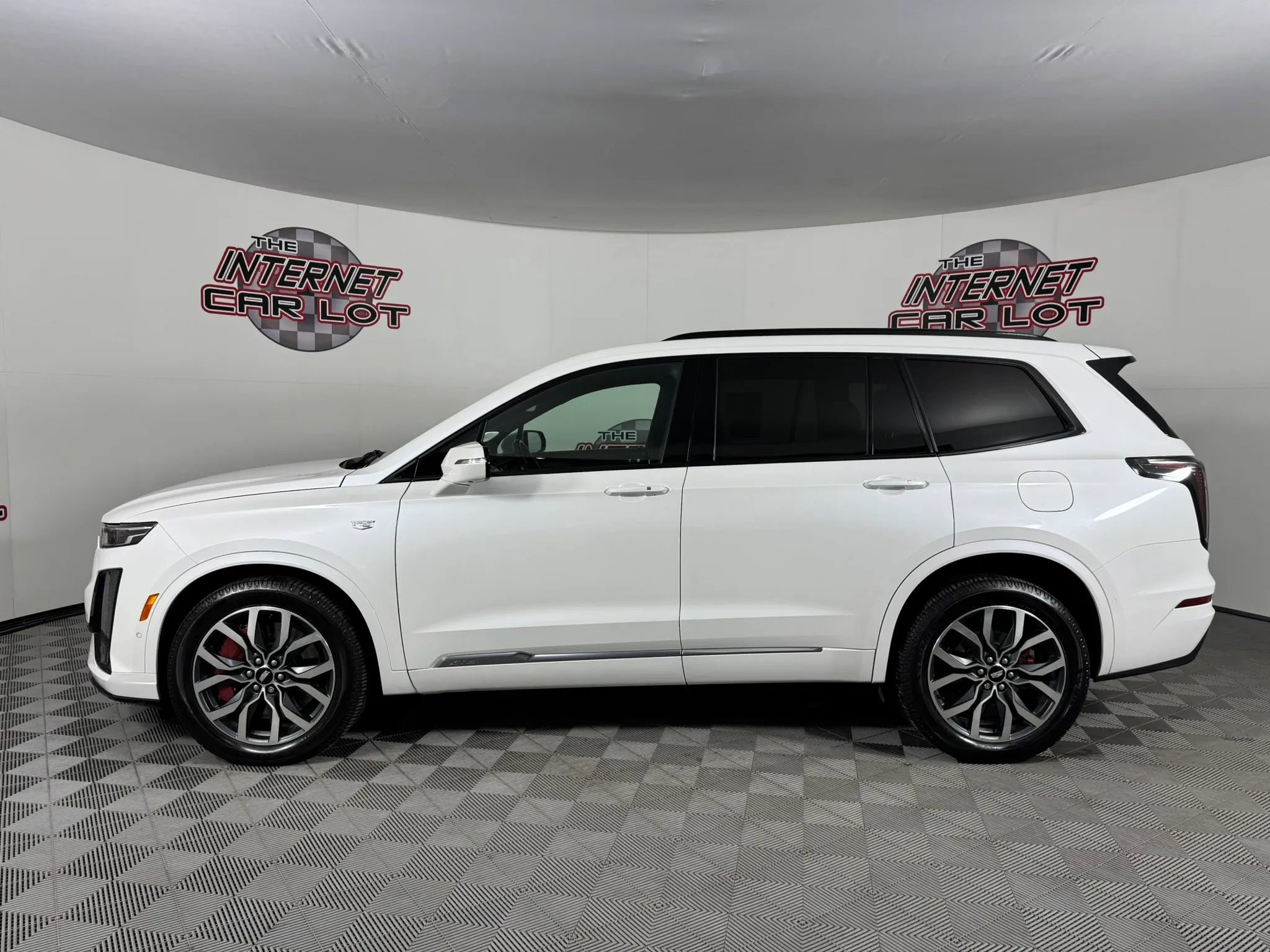 Used 2023 Cadillac XT6 Sport w/ Platinum Package AWD/4WD image 4
