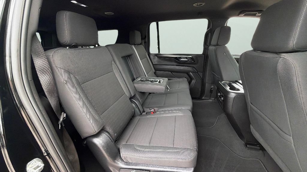 Certified 2025 Chevrolet Suburban LS RWD image 30