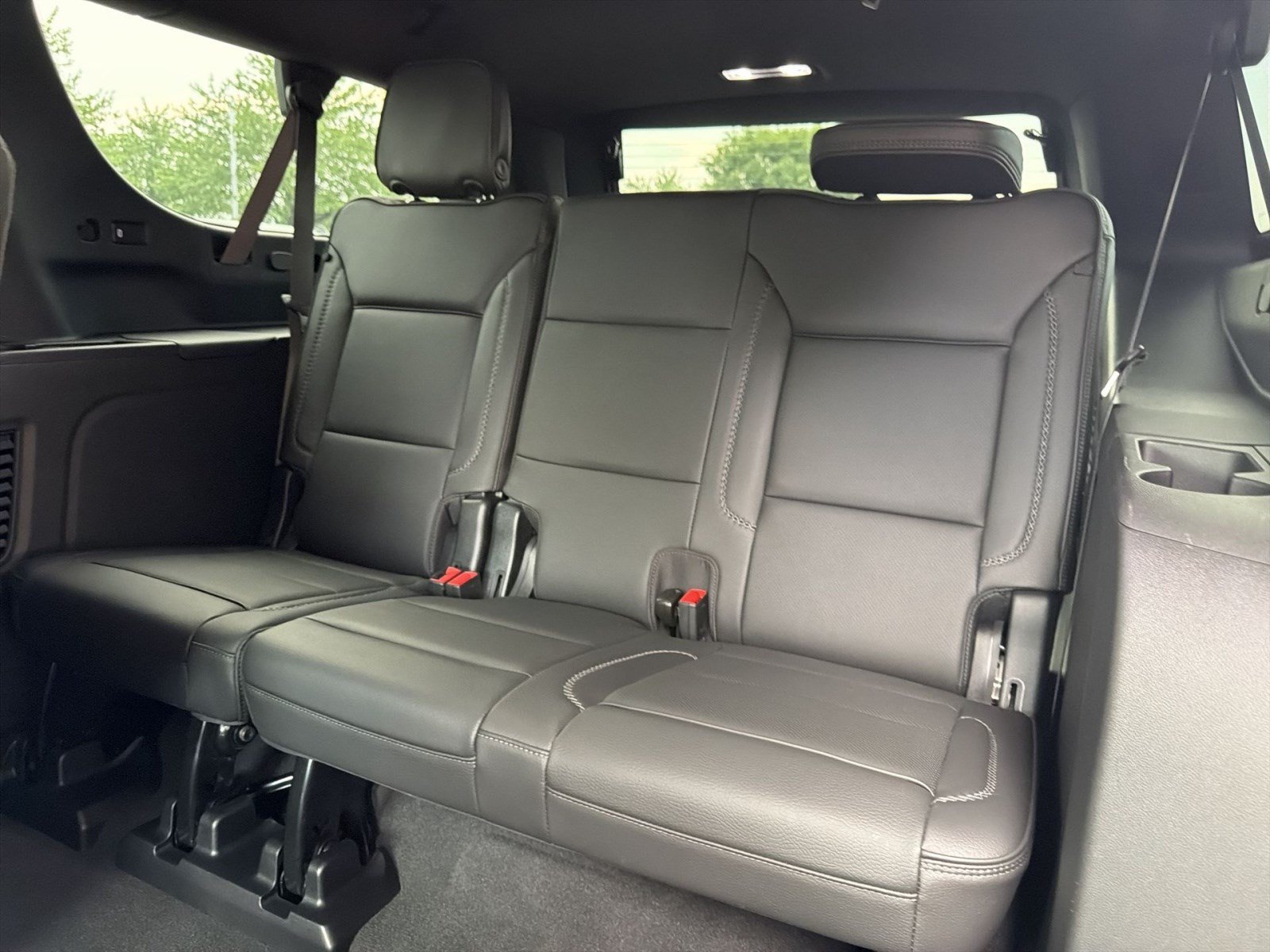 Used 2024 GMC Yukon XL Denali w/ Denali Reserve Package AWD/4WD image 23