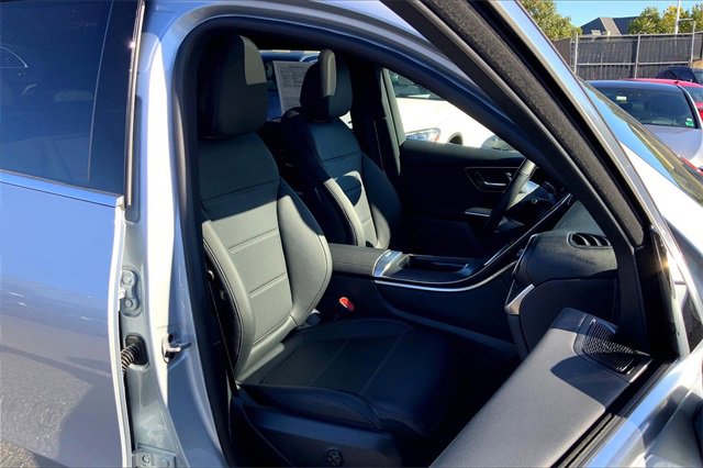 Used 2025 Mercedes-Benz GLC 300 4MATIC image 7