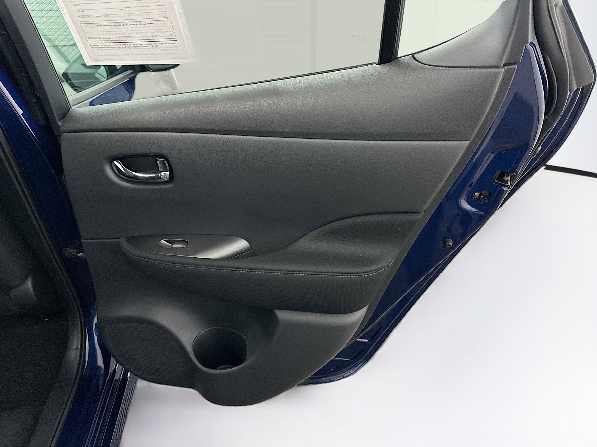 Used 2025 Nissan Leaf S image 30