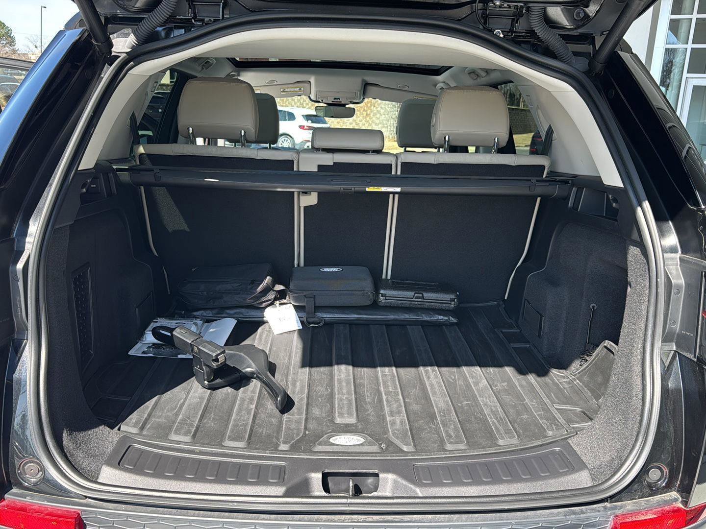 Used 2022 Land Rover Discovery Sport S image 32