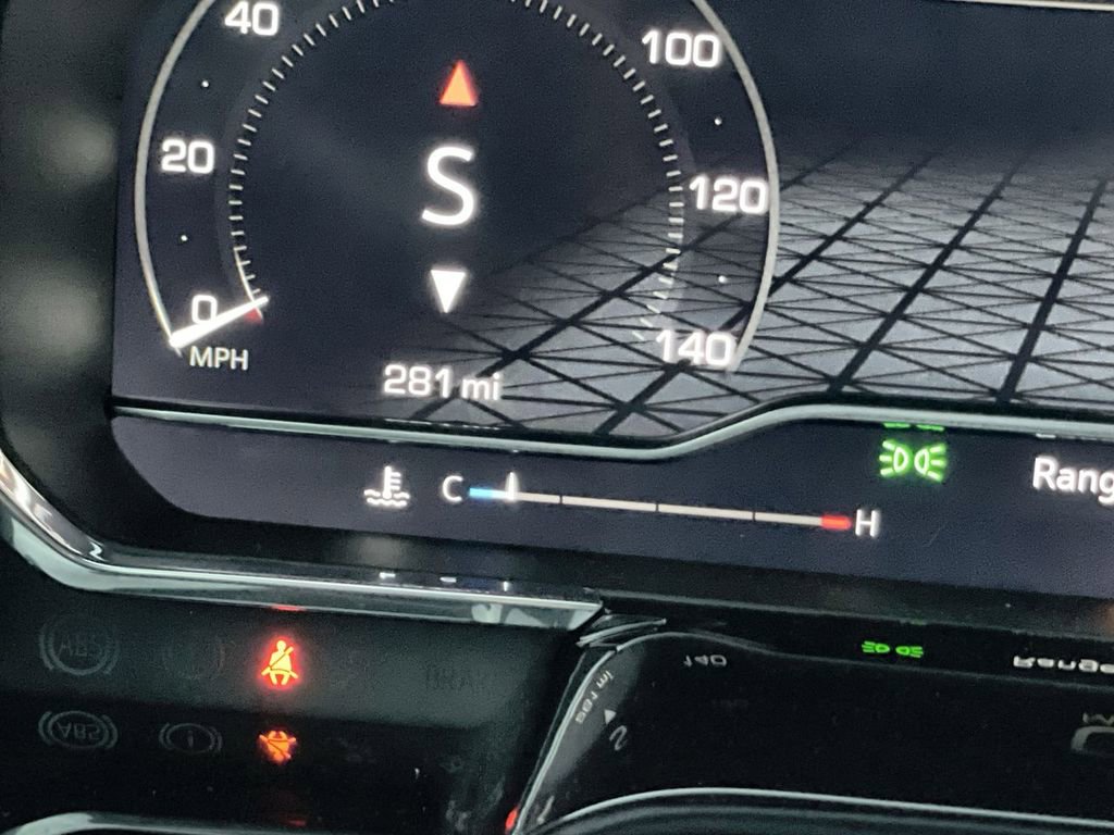 New 2025 GMC Sierra 1500 Elevation image 19