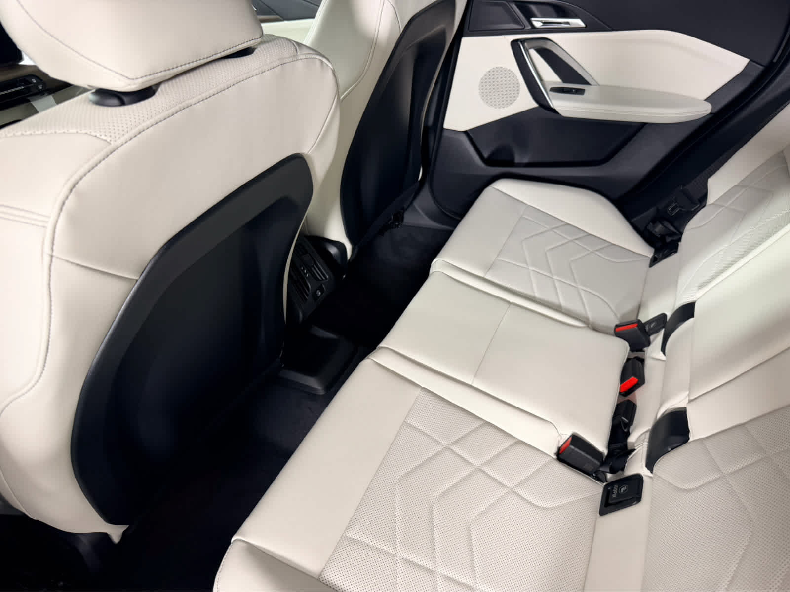 New 2027 BMW X1 xDrive28i AWD/4WD image 15