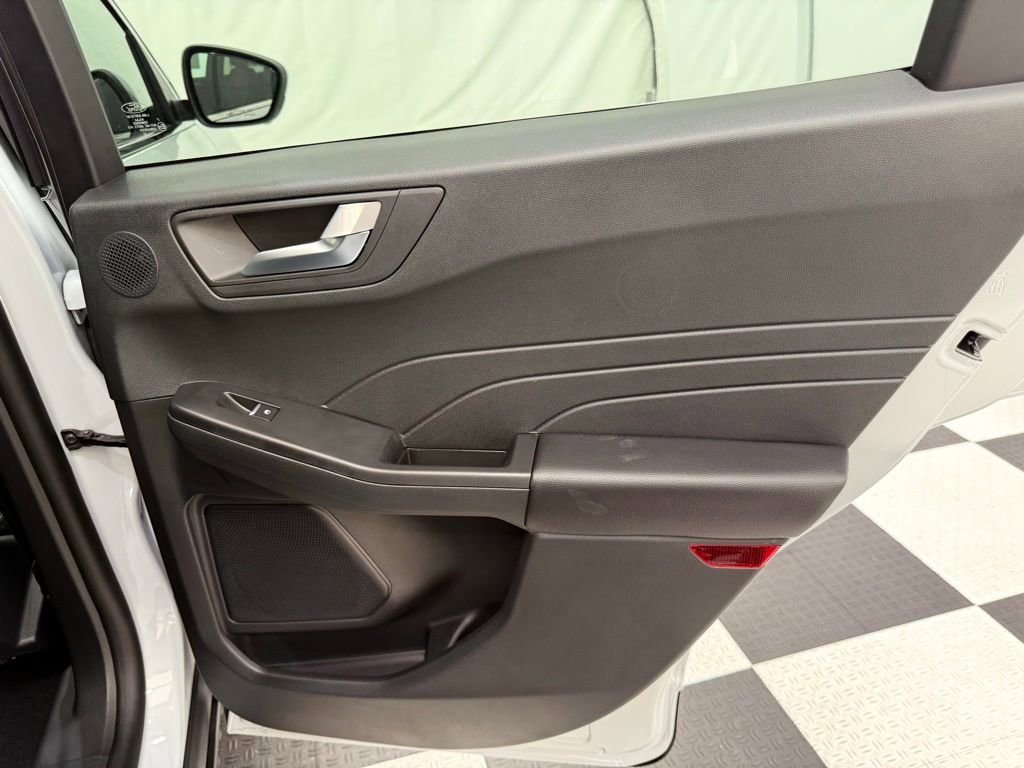 New 2025 Ford Escape SE w/ PHEV Premium Package image 24