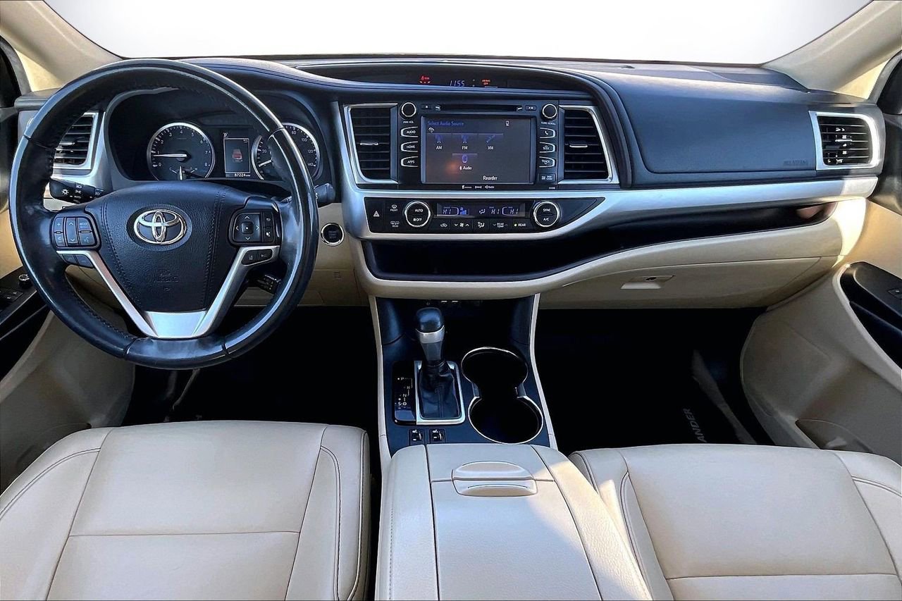 Used 2019 Toyota Highlander XLE image 15