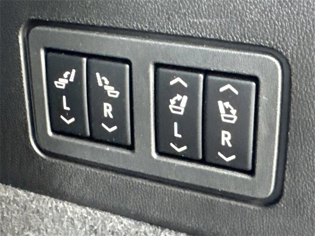 Certified 2024 Cadillac XT6 Premium Luxury w/ Technology Package image 6