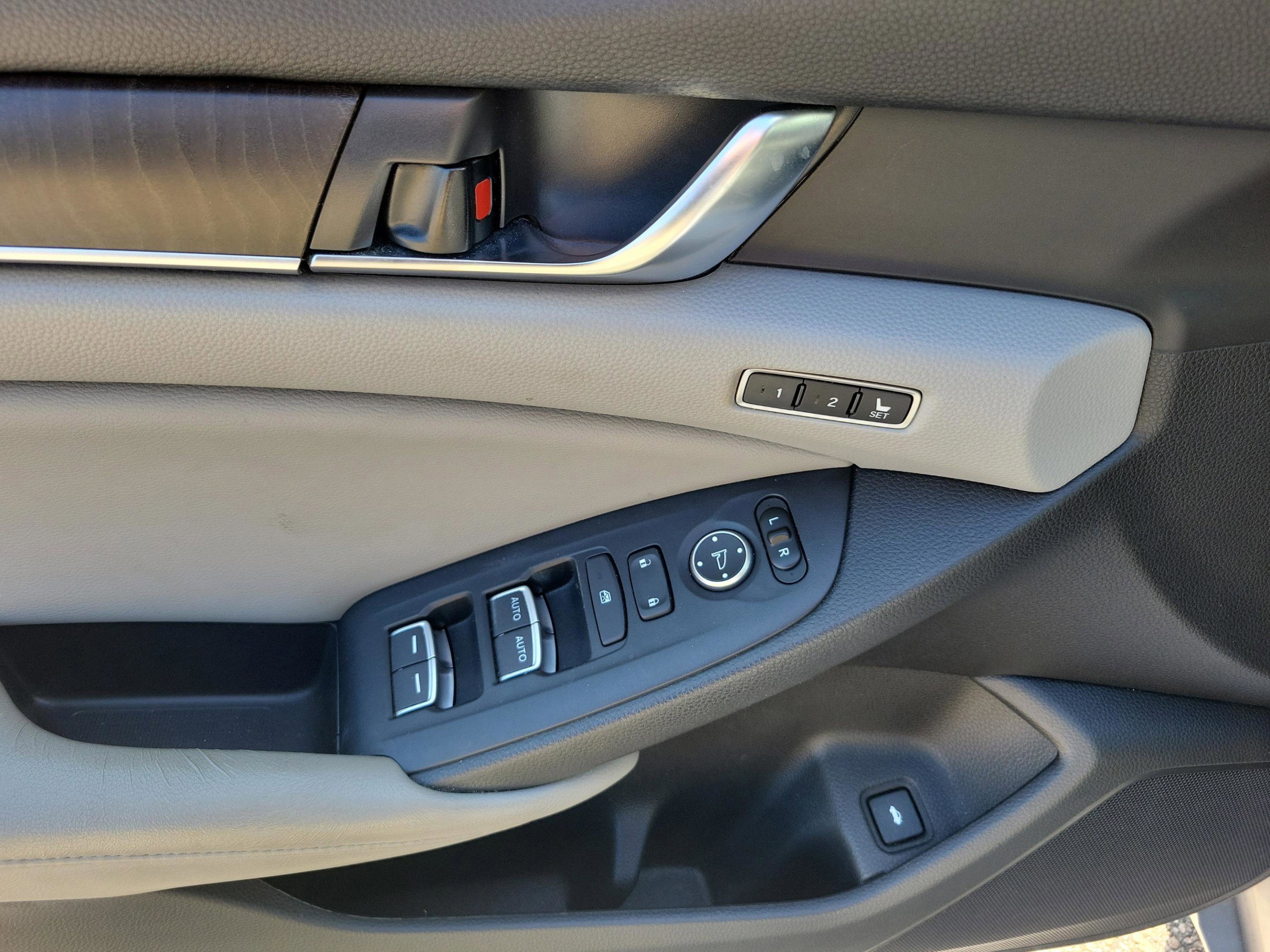 Used 2018 Honda Accord EX-L image 24