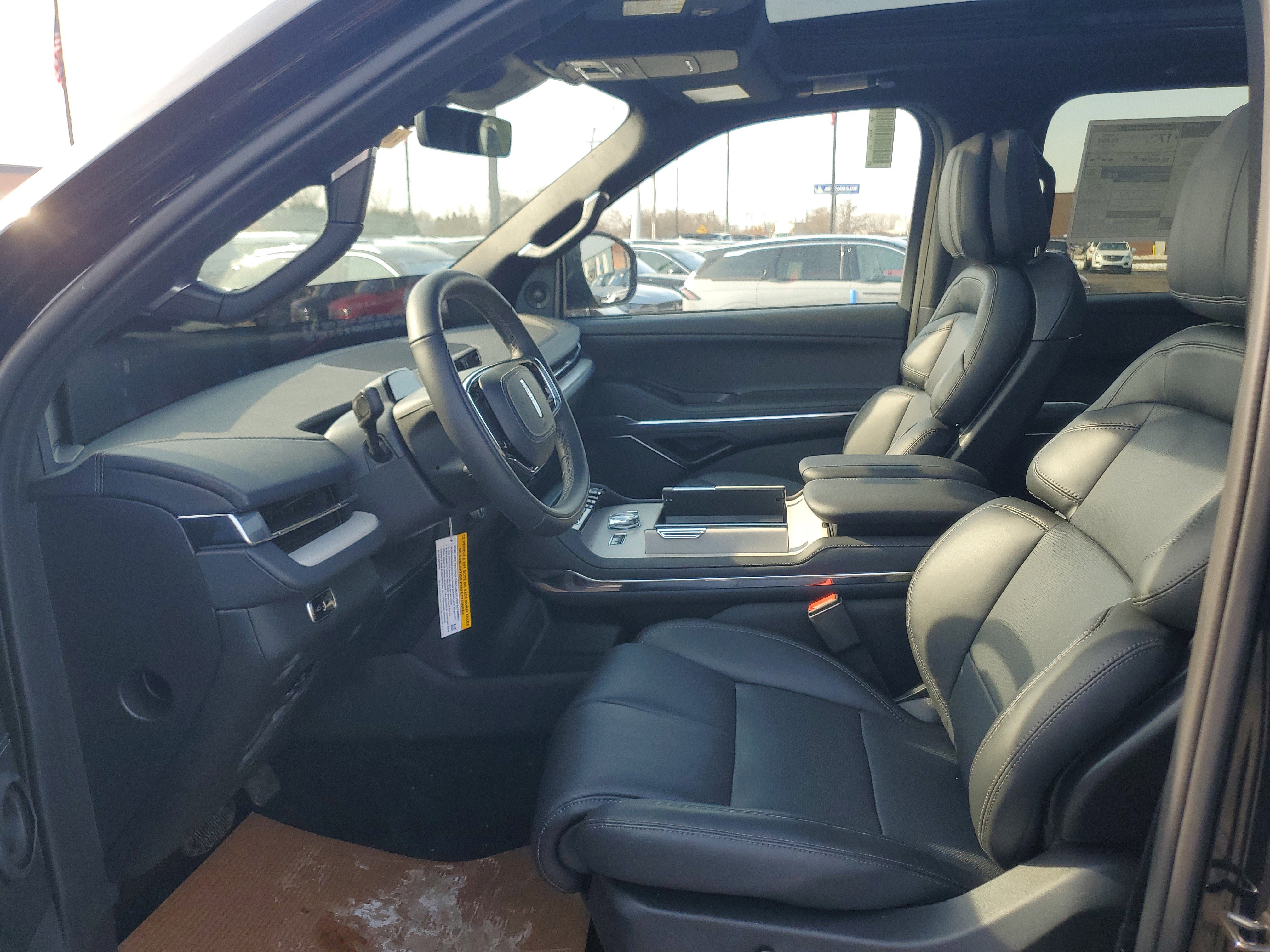 New 2026 Lincoln Navigator Reserve w/ Jet Appearance Package image 12