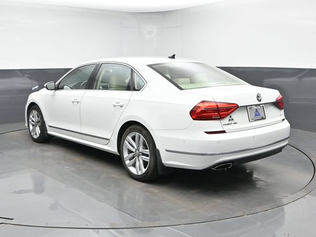 Used 2016 Volkswagen Passat 3.6 SEL Premium FWD image 8