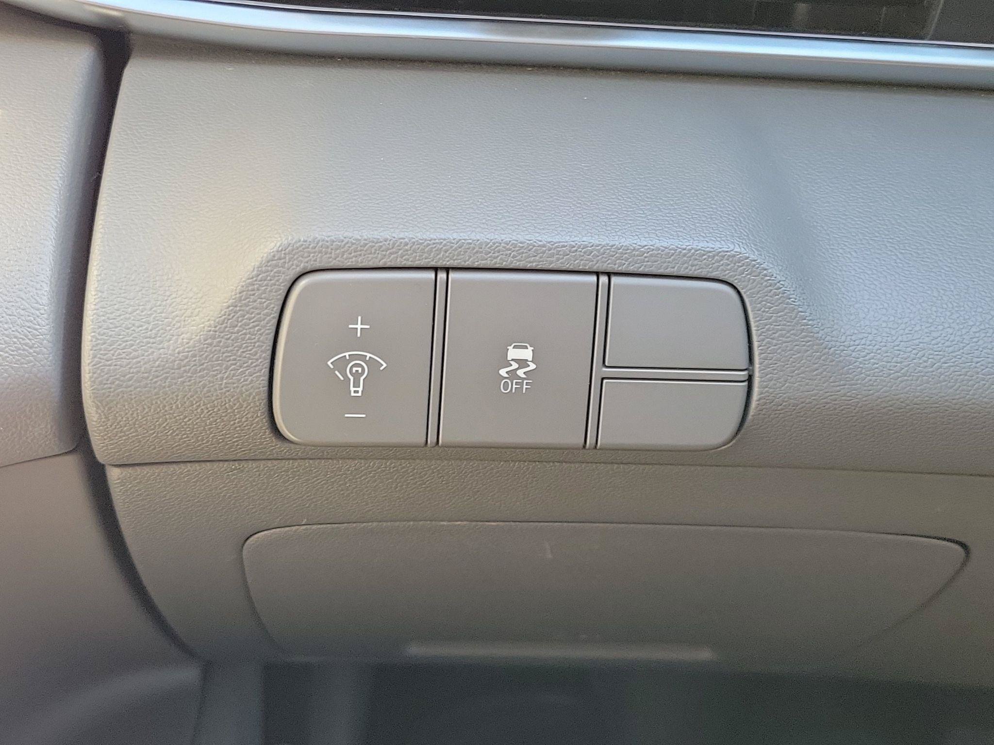 Used 2025 Hyundai Elantra SEL FWD image 10