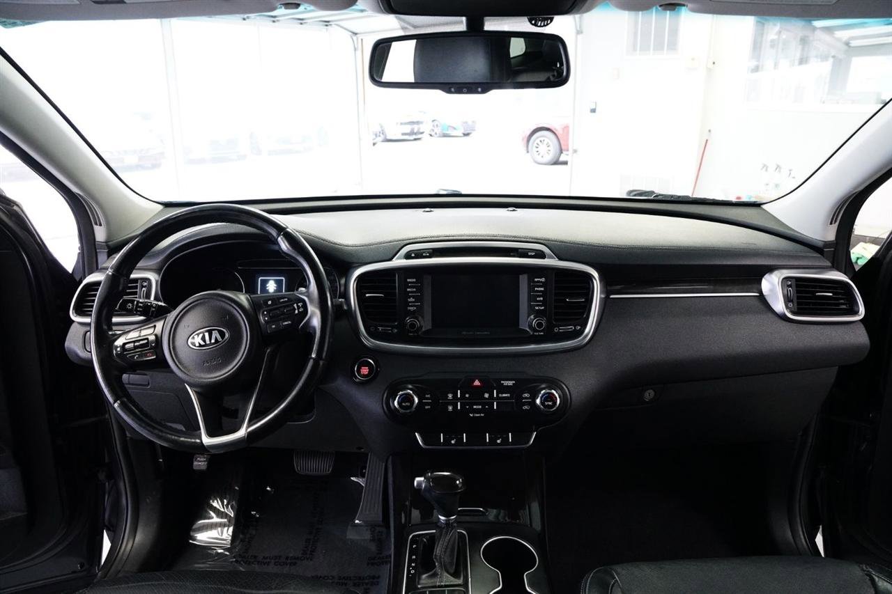 Used 2017 Kia Sorento EX image 12